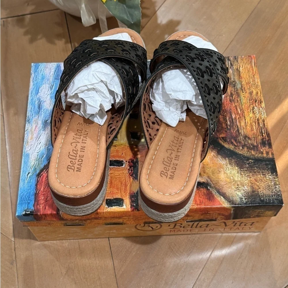 Bella Vita Exa-Italy Platform Sandal